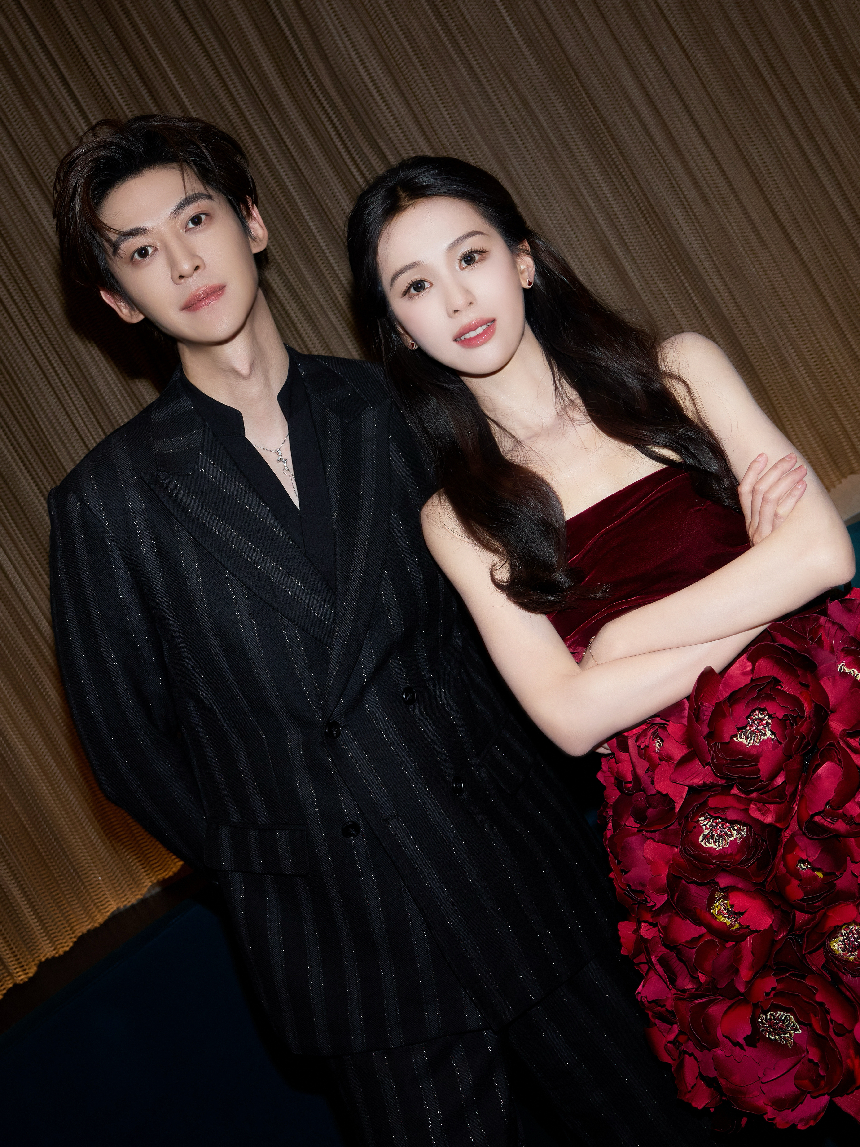 唐晓天有很多张拍立得……王瑞昌有live图……高茂桐pose比较多……这把也是高