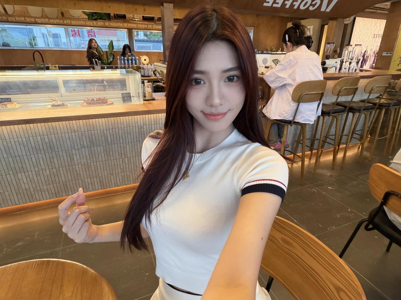 性感美女的日常穿搭