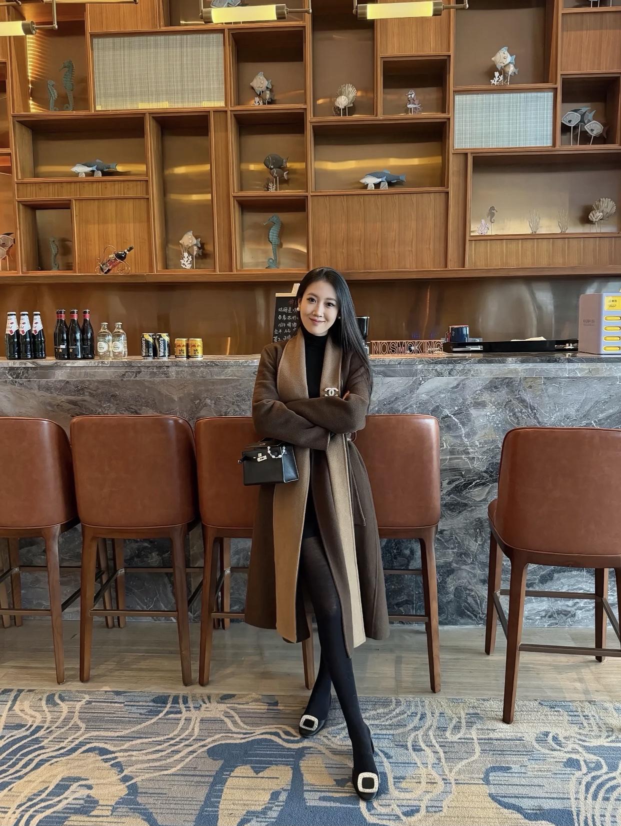 什么是知性女人的魅力?知性女人感性却不张狂，典雅却不孤傲，内敛又不乏风趣。就像刘