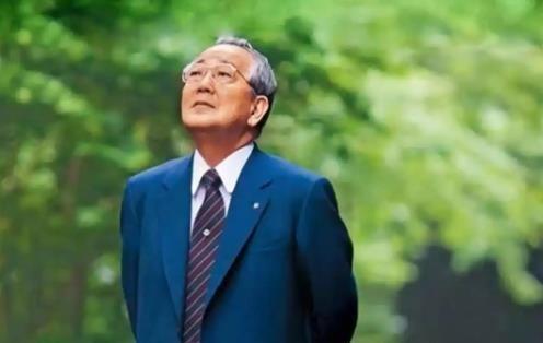 1997年，身价200亿的稻盛和夫被查出胃癌，医生警告：“必须马上手术”。谁知，