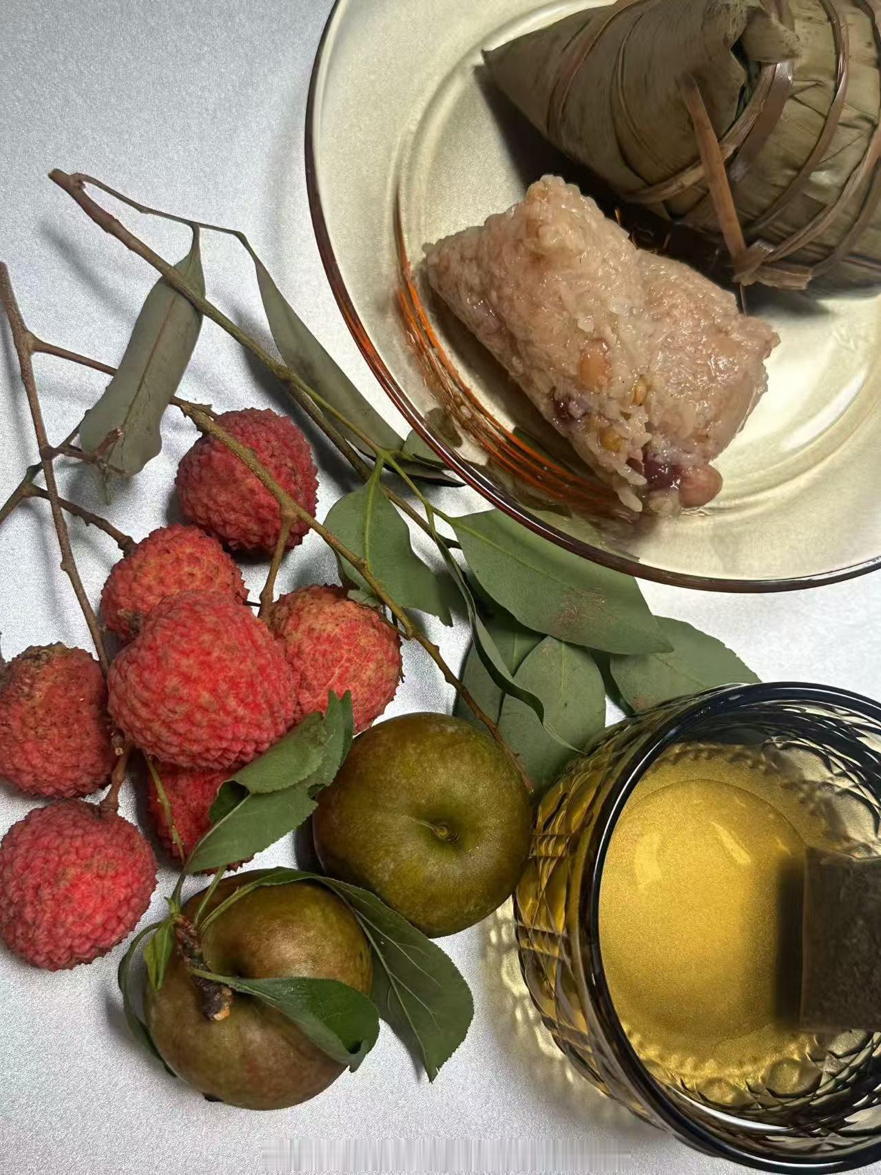来到愉快的周四，端午节就在明天朋友们粽子包好了吗？端午节 金价 黄金 黄金原油趋