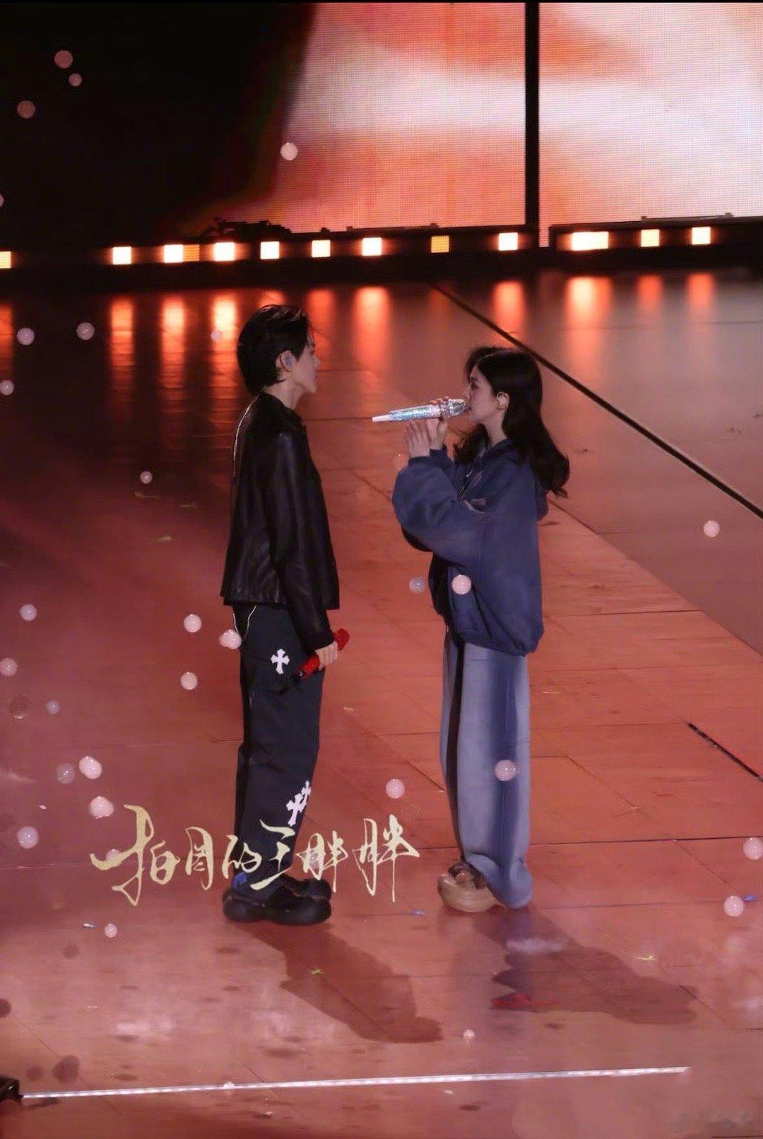 我要看！！！！！ 