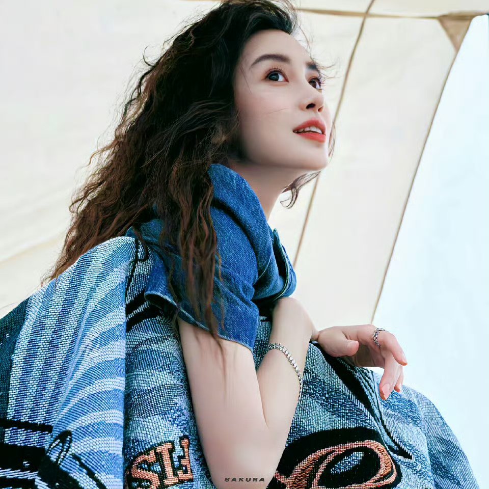 angelababy ｜杨颖 女孩，你的眼睛就是太空坠落的星星啊。 