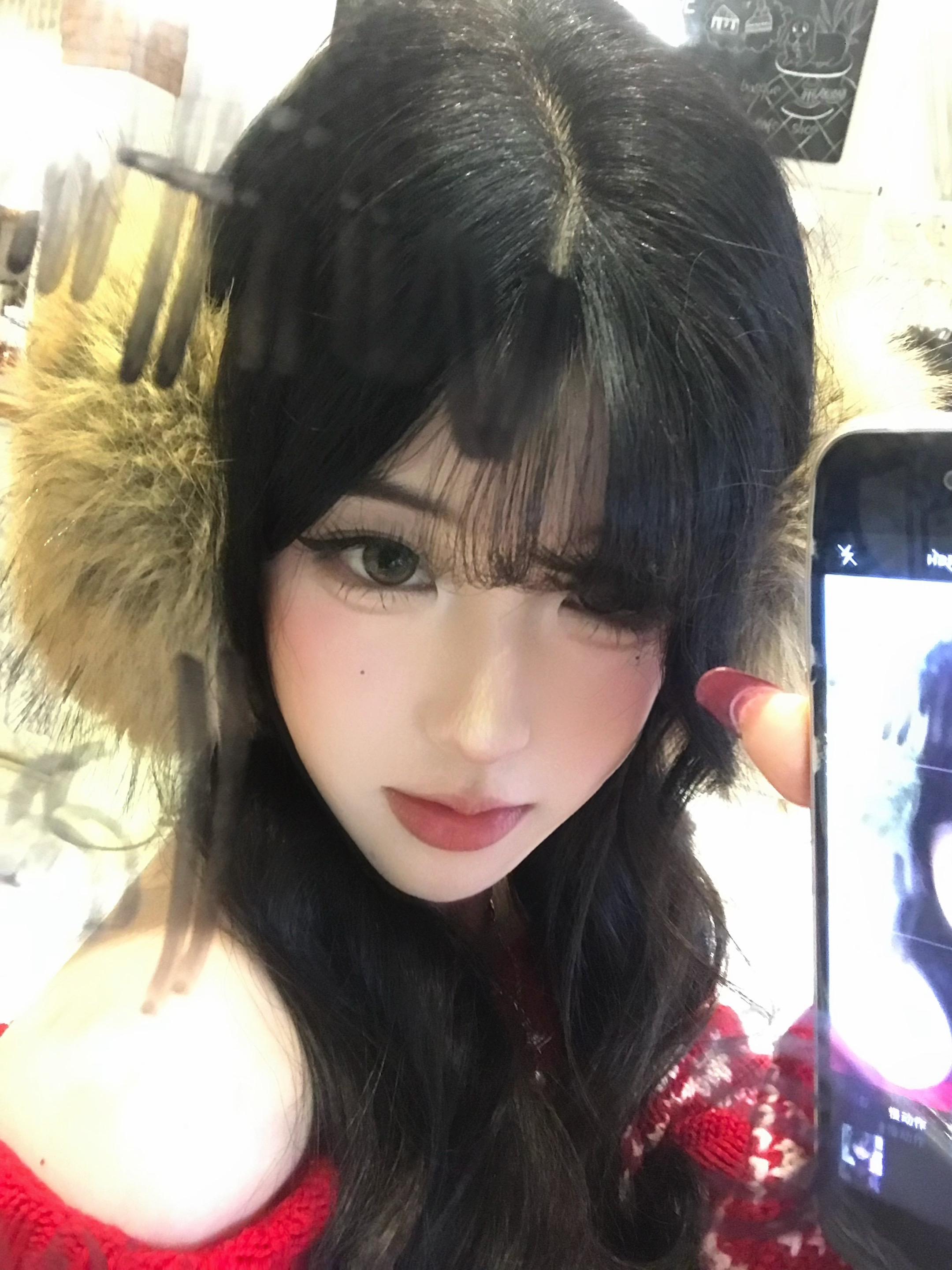 谁跟圣诞老人许愿要纯情女孩  我刚才差点被抓走