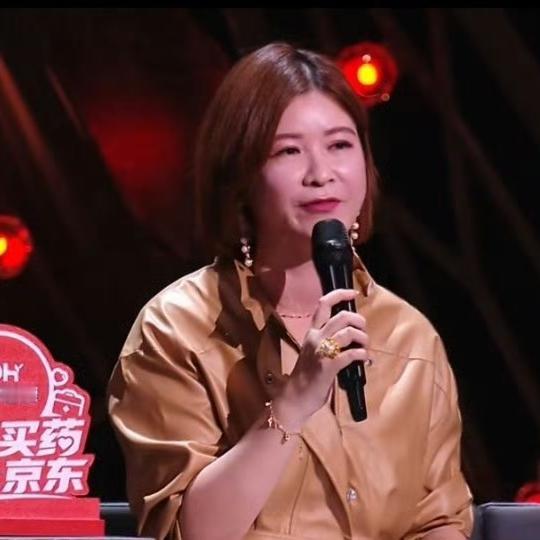 王一博啊王一博
不然你还是出来工作吧
别让你这老板杜华姐姐继续出来吓观众了

身