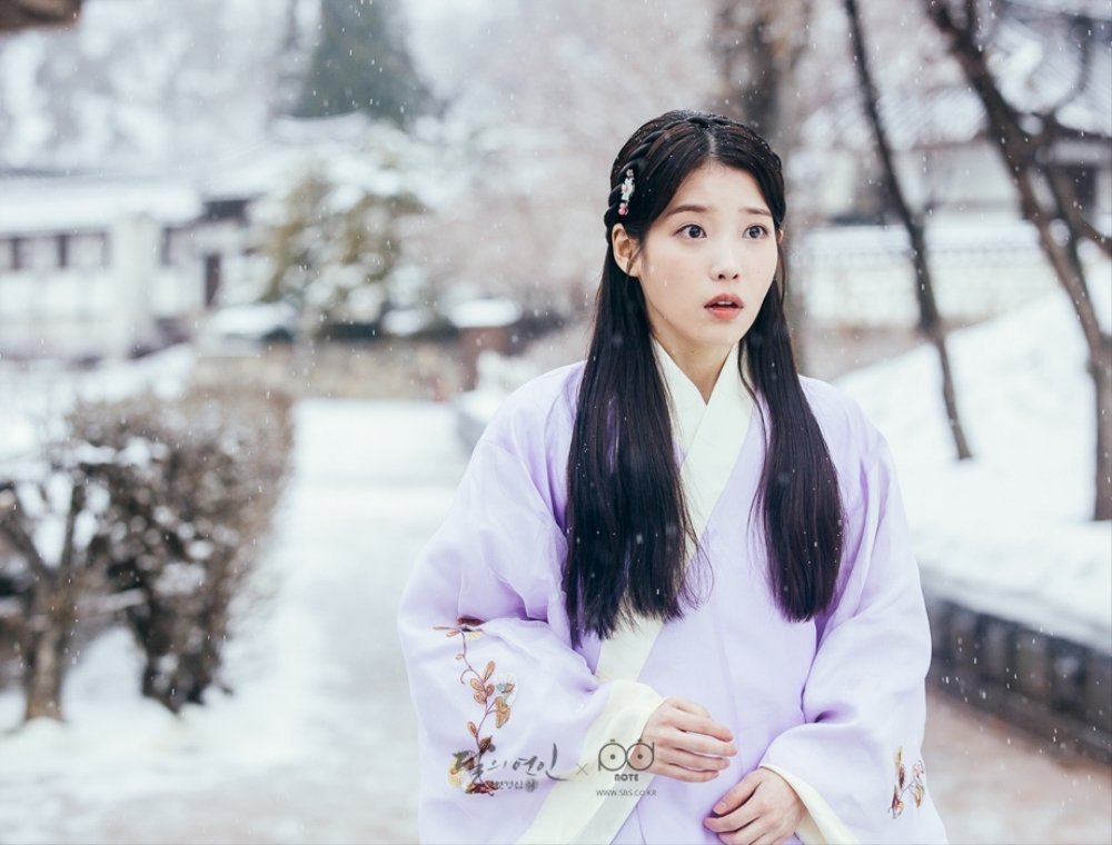 我那美丽的白月光🌺IU