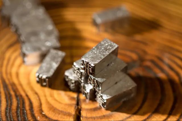 稀土磁铁违规出口：是拿国家战略安全换私利的资敌行为

最近行业里传出一些让人揪心