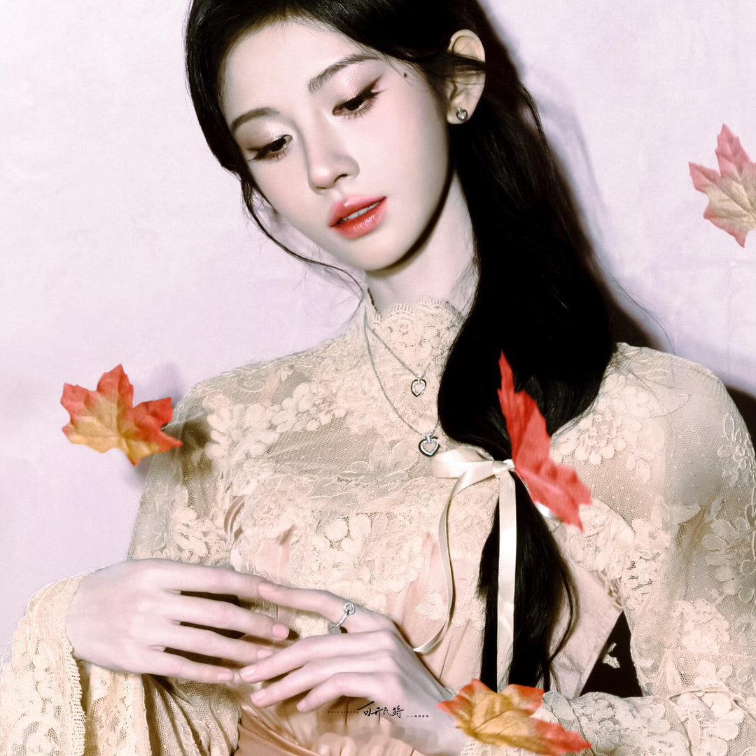 鞠婧祎一舞翩翩 