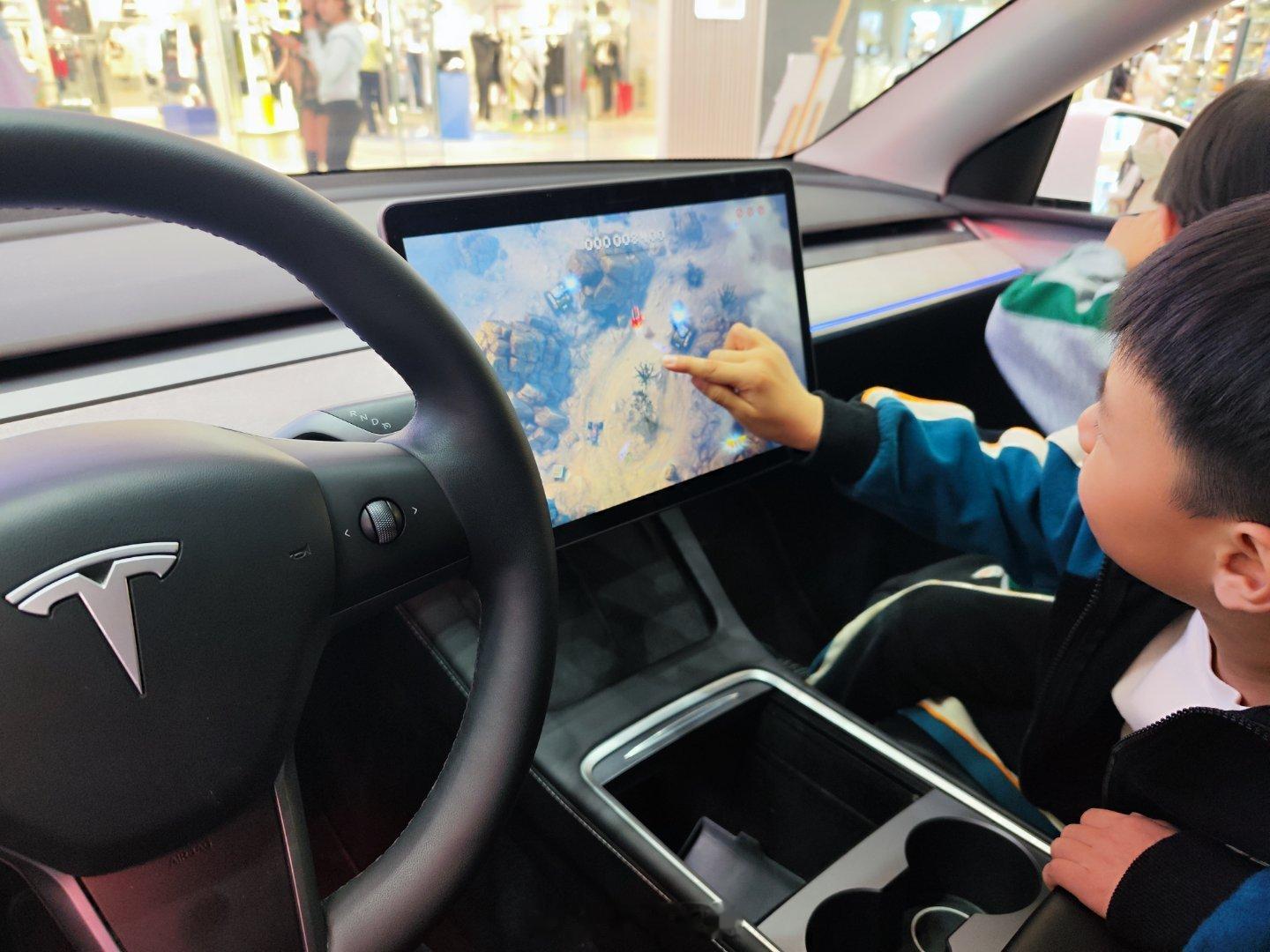 又一个适合带娃的车，游戏多多～#model y# ​​​