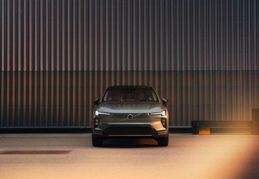 沃尔沃EX60全球首发 1月22日，沃尔沃全新纯电中型SUV EX60全球首秀，