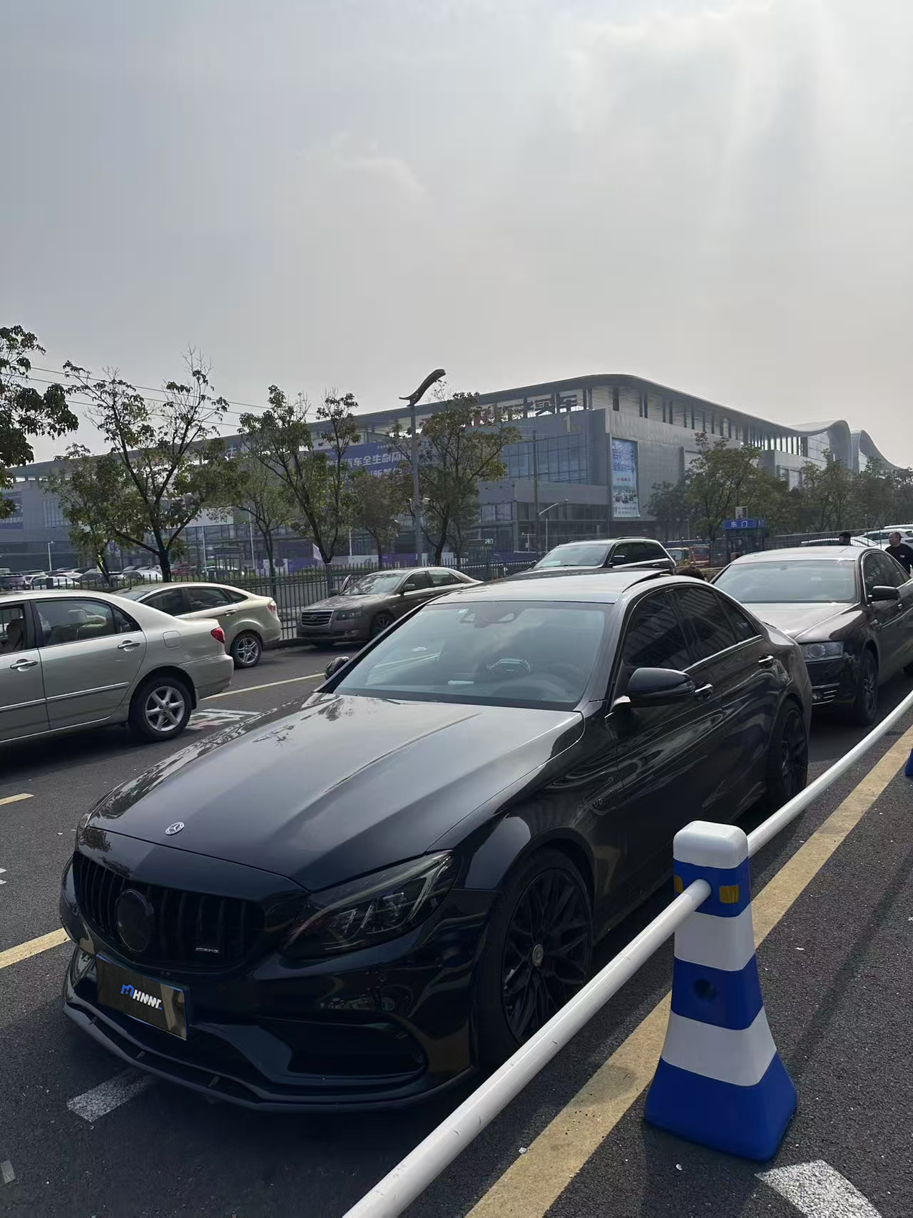 全国找车[超话] 吐槽油耗的键盘侠永远不会懂真正的奢侈是用 476马力将平庸的生