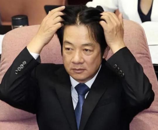 台湾“国防部”突然宣布，
 
1月17日台媒爆料，“国防部”凌晨侦获一架大陆监侦