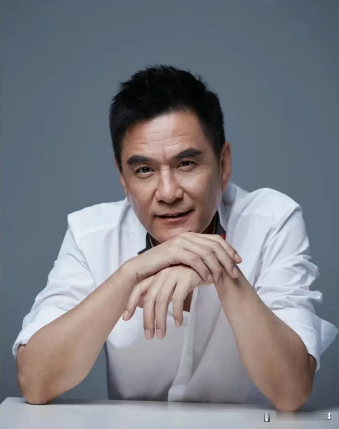 当年拍摄《水浒传》时，张绍林向李强提议：“你来扮演林冲如何？”李强立刻回应：“不