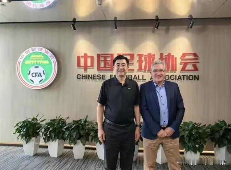感谢伊万！中国男足再次遗憾出局，作为球迷一定要平常心对待！
1，18强赛本就是我
