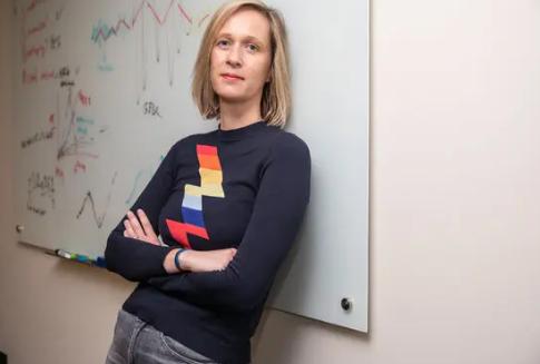 美国刚把4名宇航员送上天创了人类最远飞行纪录，转头就被自家前员工扒得不剩，NAS