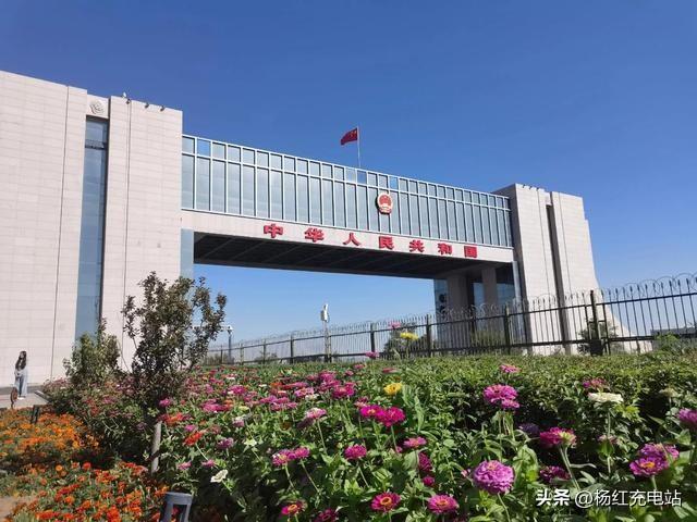 彻底终结摇摆！沉默9天一锤定音，蒙古国放弃第三邻国，坚定站队中国
 
地处中俄腹