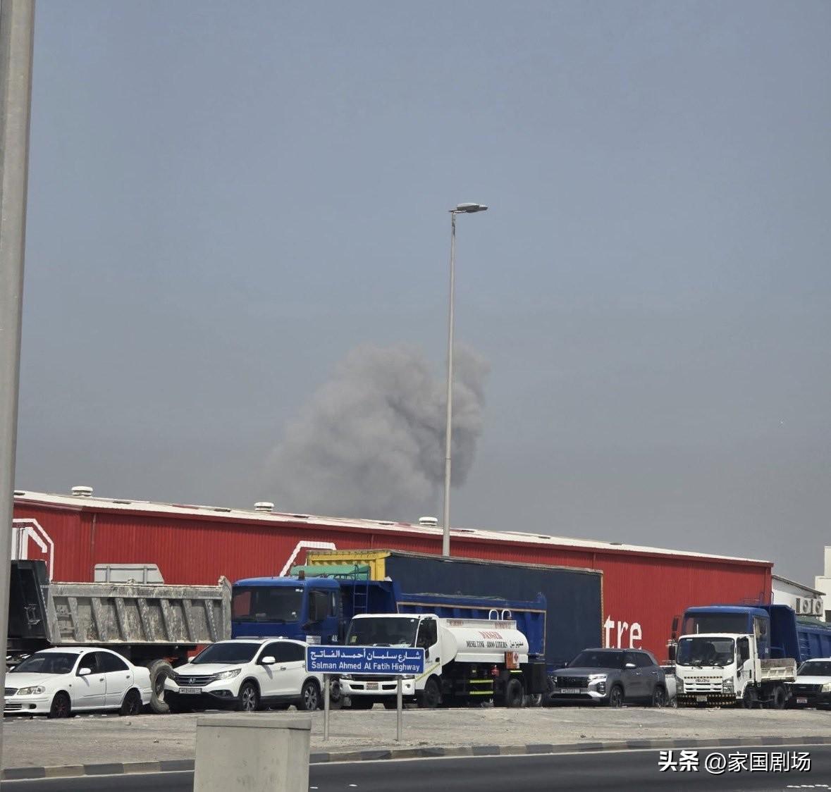 美军在波斯湾沿岸的基地遭到打击。
       阿联酋、巴林和卡塔尔目前已响起警