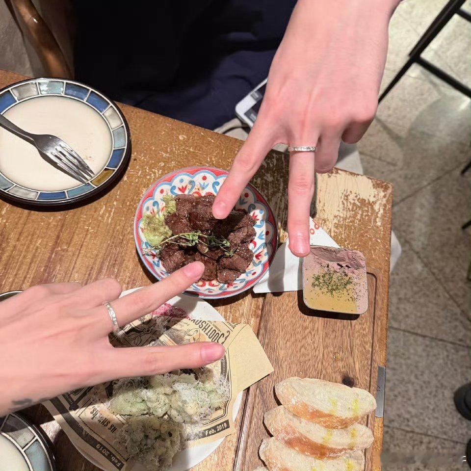 我好了呀，我妈咪出来哄我了