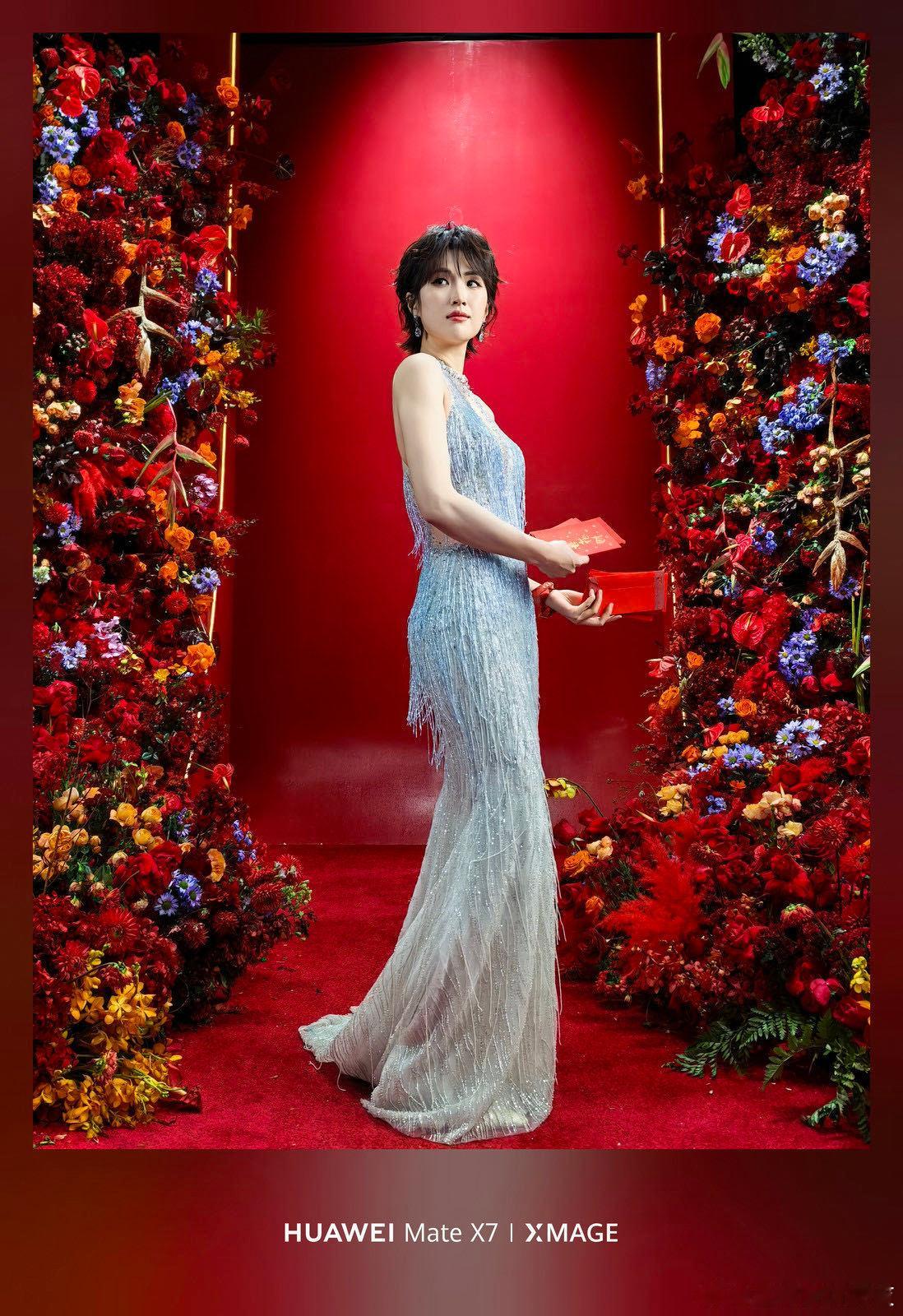 这个阵容内娱好久不见微博之夜王安宇红毯出场的瞬间太有画面感，细微动作都清晰可见，