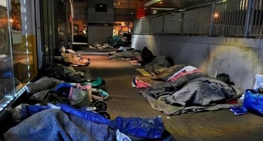 为什么俄罗斯没有斩杀线？
 很多人觉得国家越富有，普通人日子越安稳。这话放在俄美