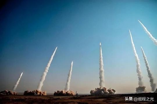 头条  军事
伊朗第53波掏了以军老窝，这盘反杀棋已到生死关口！

2026年3