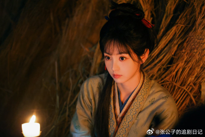 看似是发带实则是红线《逐玉》把暗恋玩明白了！一根普通发带，藏着谢征全部温柔，当众