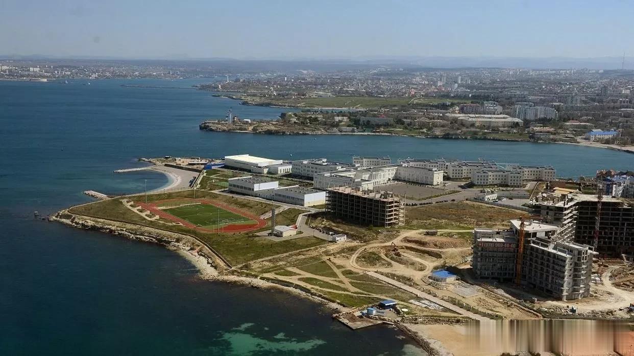 塞瓦斯托波尔遭攻击期间一艘无人艇被摧毁，另一艘自行爆炸

来源:俄罗斯卫星通讯社