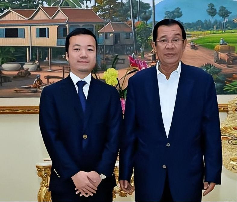 行程开始，泰国王抵达中国，下飞机前边境又开战，洪玛奈下令出兵。

这事传开得很快