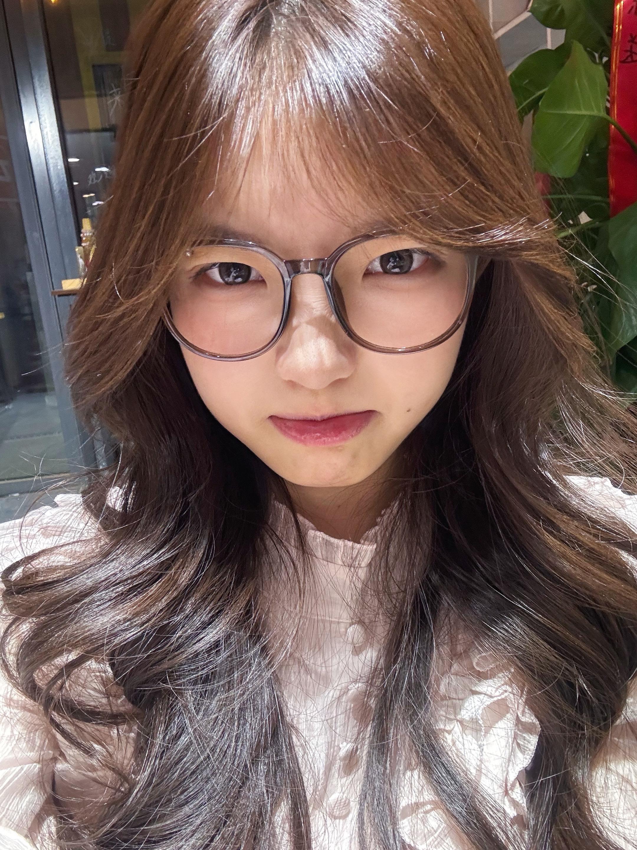 我只是想找一个柔软的人然后将像玻璃一样的心落在他手中，仅此而已☺️