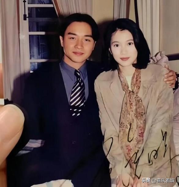 袁咏仪，深夜发文！
 
4月1日凌晨，袁咏仪突然在社交平台更新了动态，这一更新，