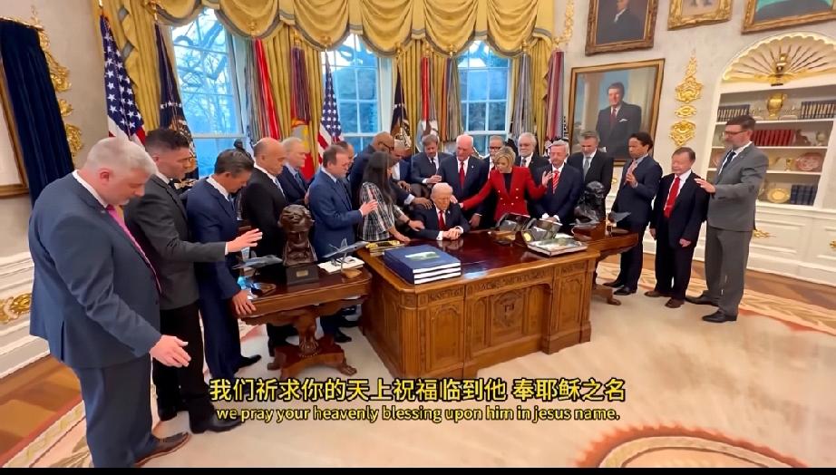 本以为从东北坐大巴到拉萨已经是巴士界的极限了

没想到还得从上海到德国汉堡，1万