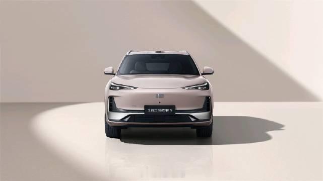 全新吉利银河E5上市9.78万起，800V快充+后驱底盘，续航最高635km。1