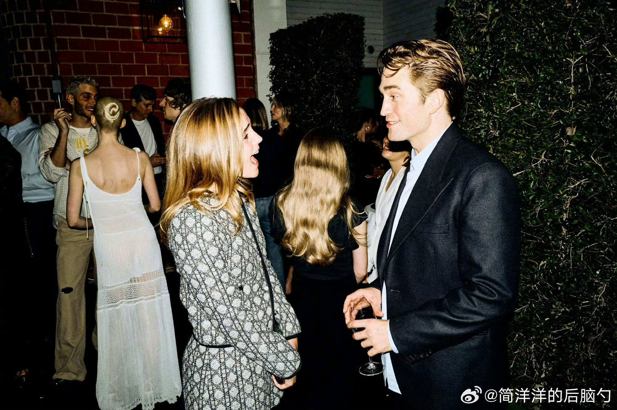 《哈利·波特》组赫敏和塞德里克在W杂志奥斯卡派对上重聚 春节档马上有戏