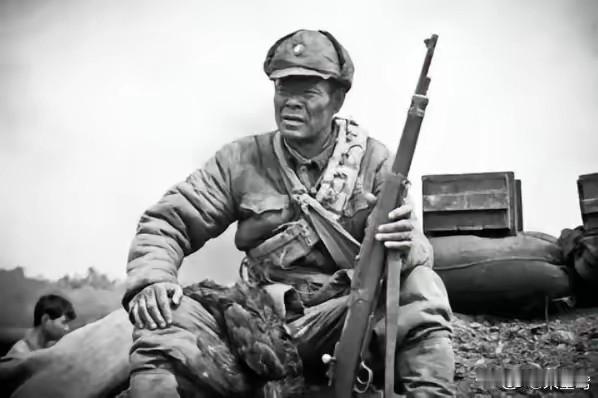 1938年，一次白刃战中，一名身高1米92，体重200斤的中国战士，突然大喊着杀
