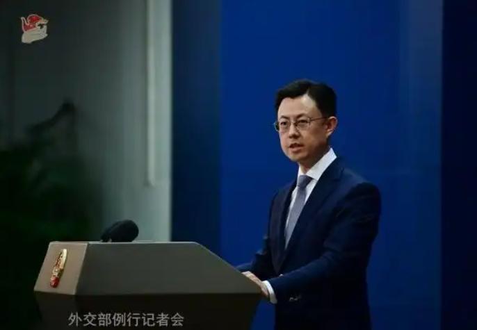 9月3日，外交部记者会上，有人把美国能源部长赖特的一句话带到了现场。他说，中方将