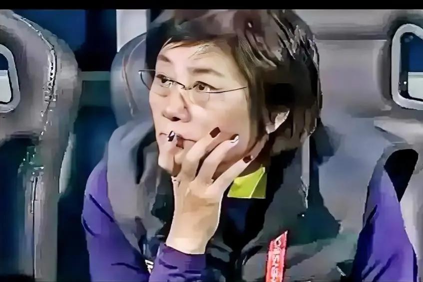 水庆霞，下课就是解脱

1:6惨败，既意料之外，又意料之中。

中国女足与英格兰