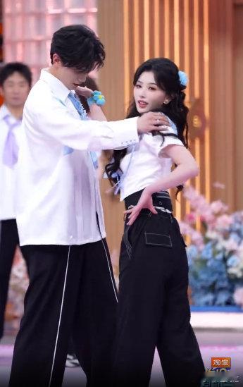 孔雪儿邓凯cha了sexback孔雪儿邓凯连双人舞都在强制爱你好星期六 孔雪儿卡