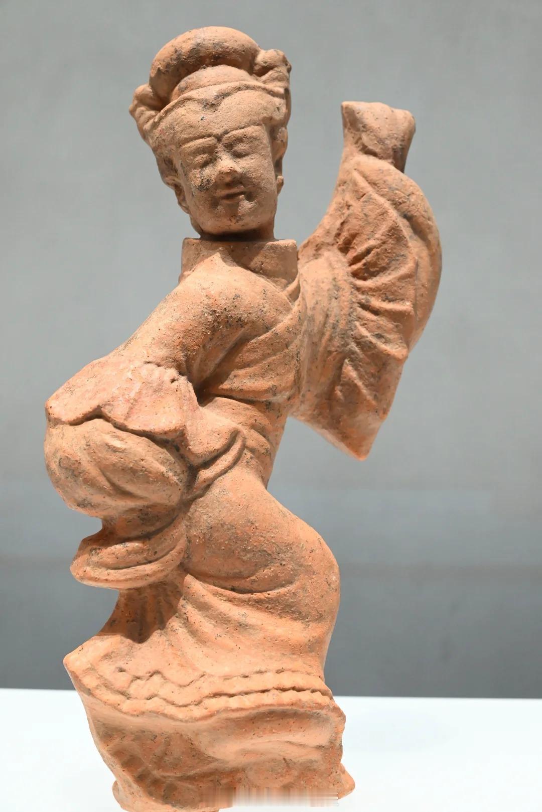 世界微笑日晒出身边的微笑  今天是世界微笑日，法国诗人雪莱说过一句话：笑实在是仁