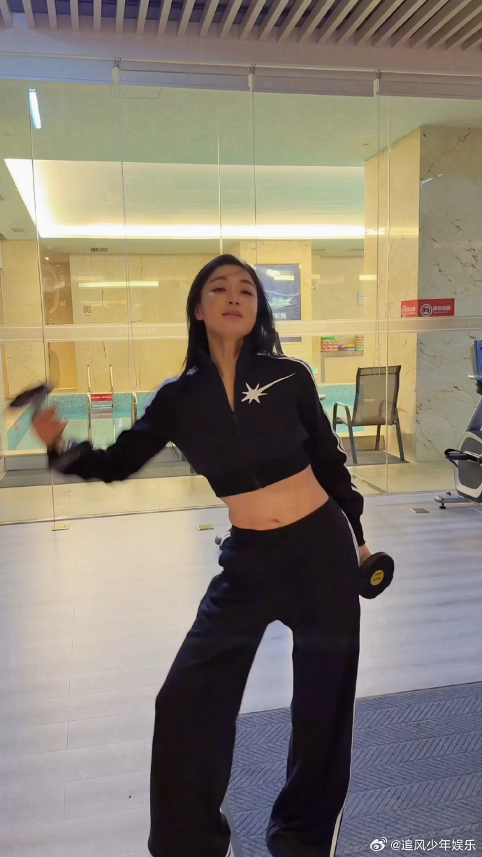 乘风初舞台直播这季乘风规则真的狠，直播无修音就算了，初舞台直接淘汰，心脏都跟着紧