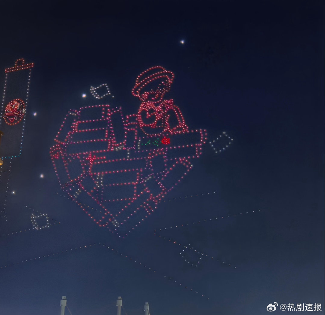 周深台州演唱会烟花秀周深无人机烟花秀很难不心动！周深台州演唱会无人机烟花惊艳全场