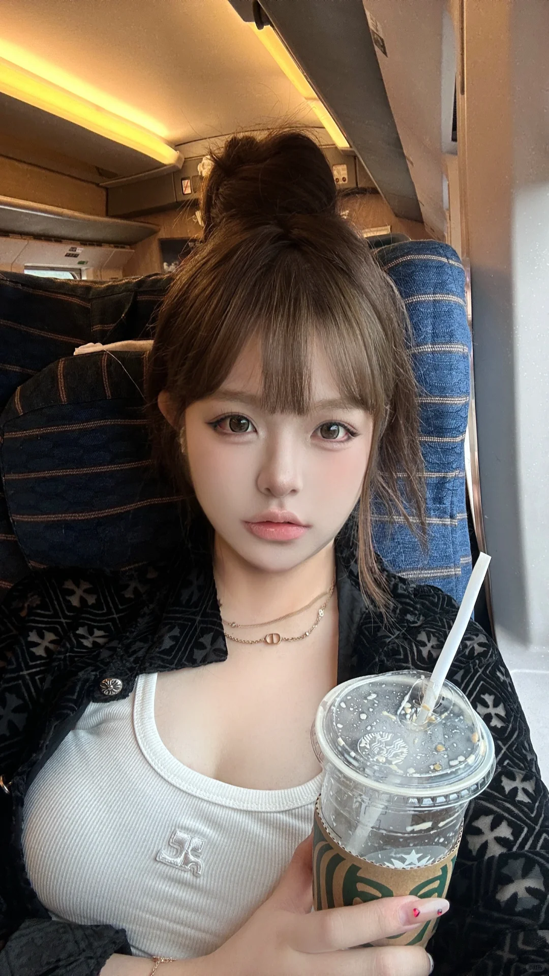 高铁拍照📷试了下小猫眼线