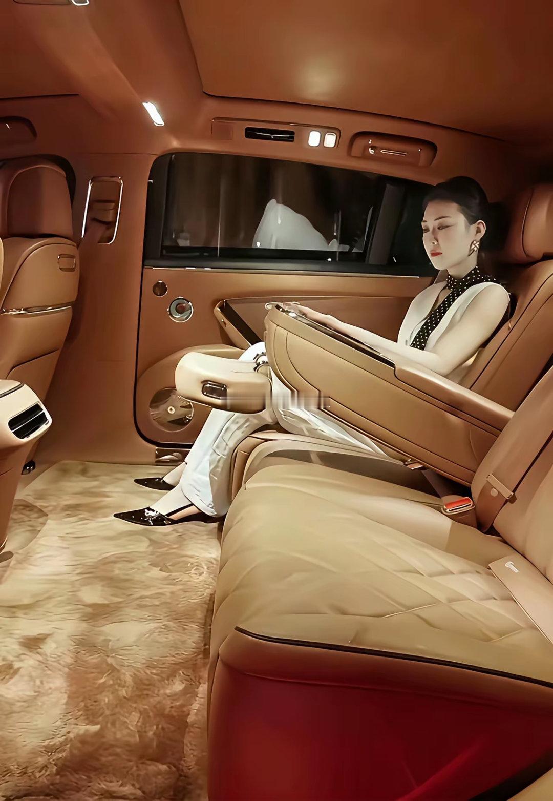 这是什么车，空间这么大 ​​​