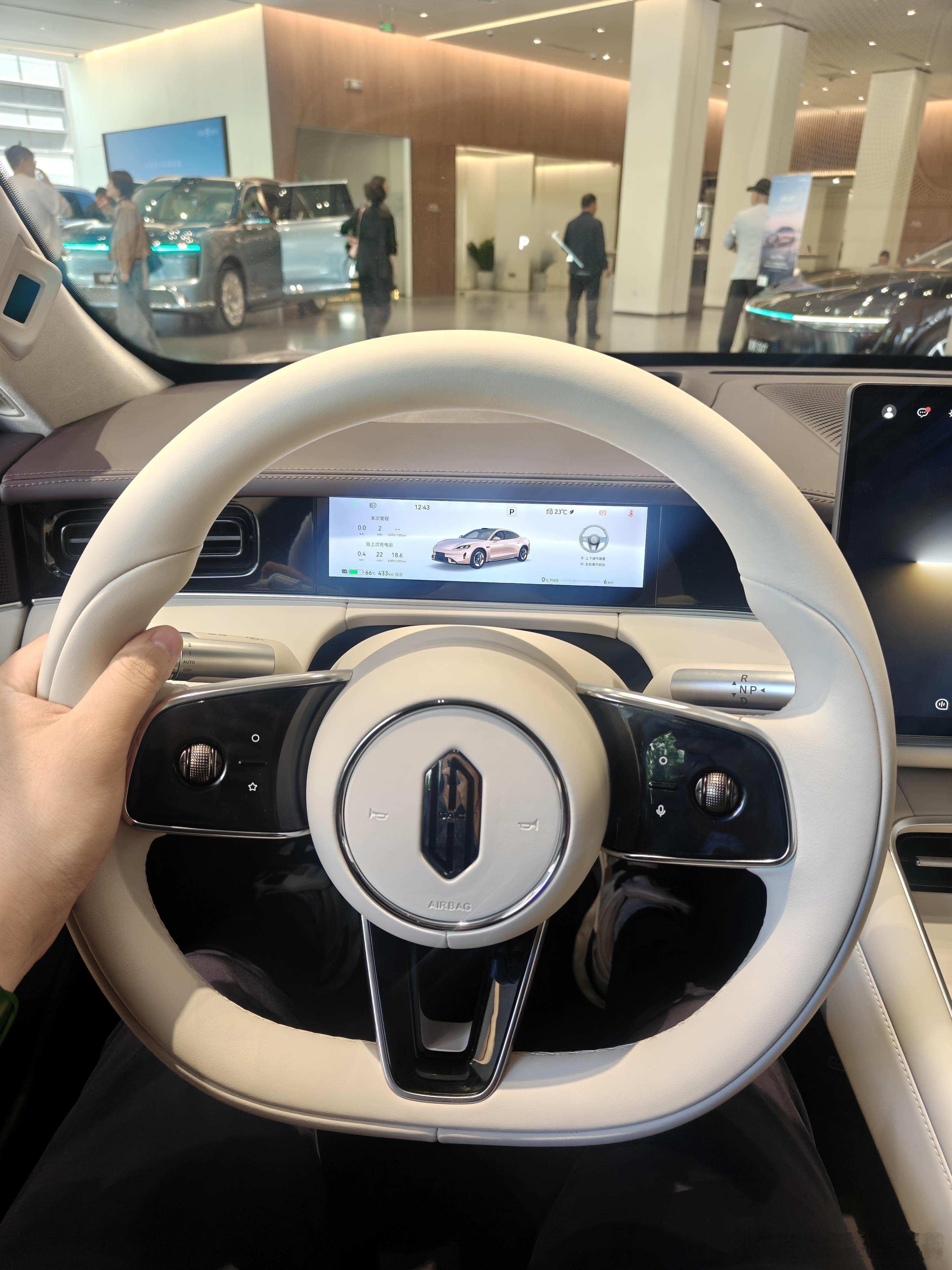 老蒋原创 这个。。。咱就是说一个轿跑也好，猎装也好，gt也好的车型，得有最基本的