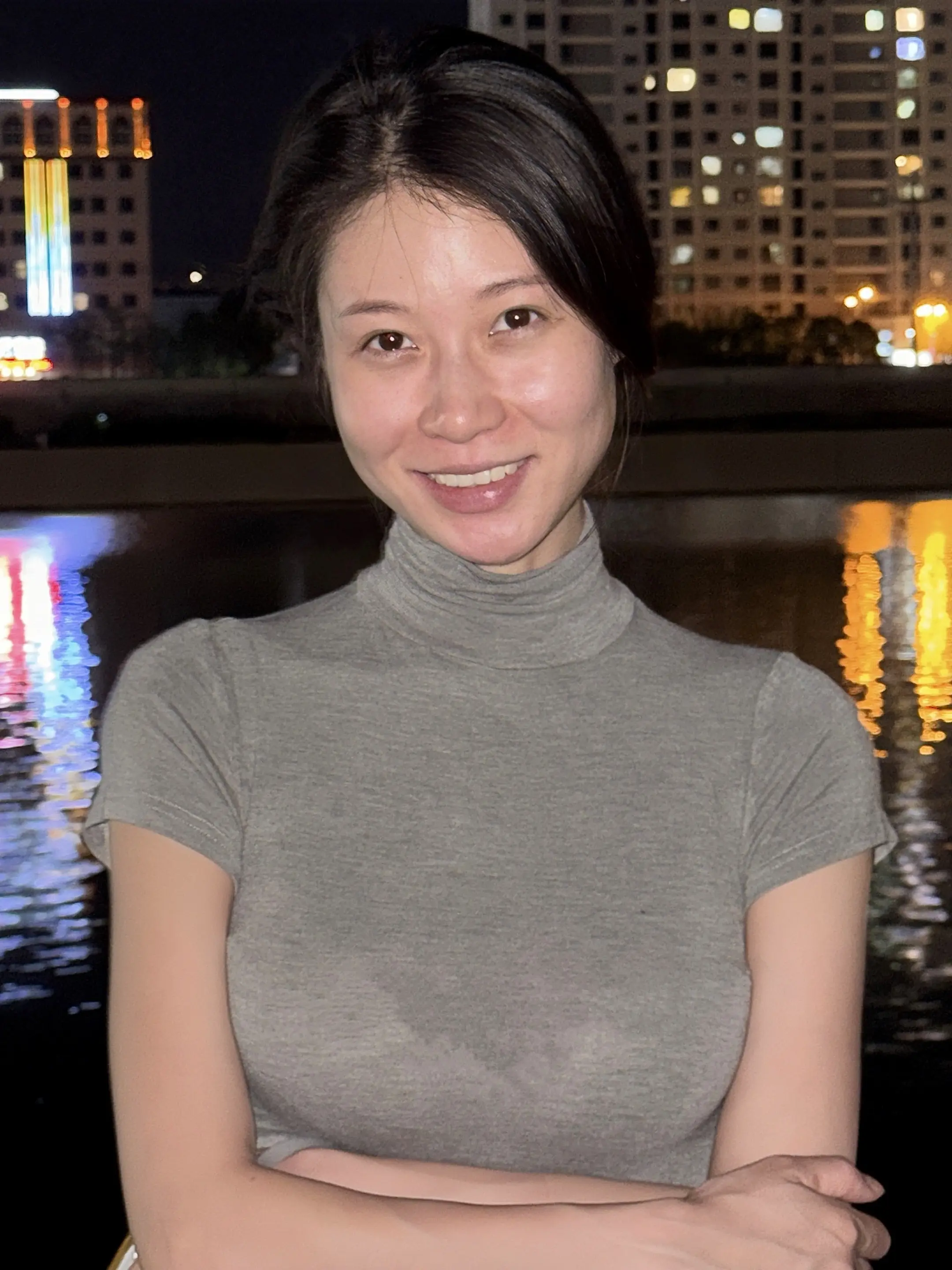 素颜  你看我面相，像是会对命运低头的女人吗
