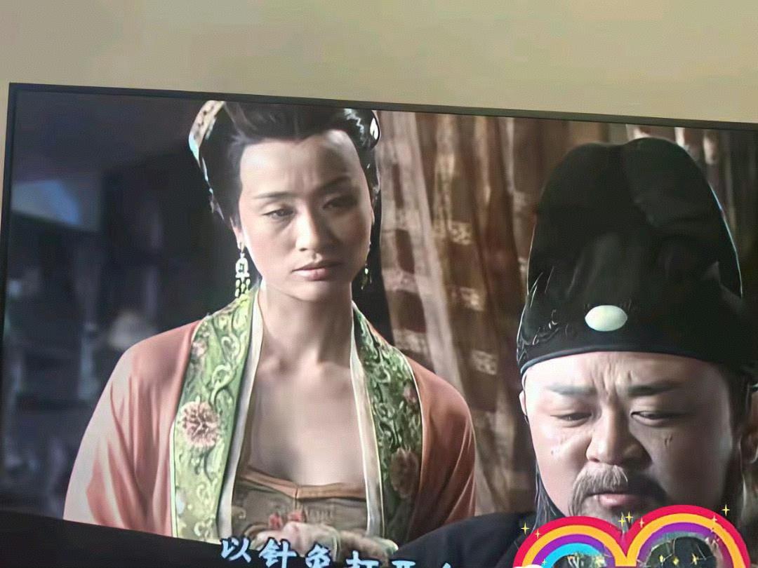 真的很好奇这位女演员，到底是靠什么关系才进的《神探狄仁杰》剧组的呢，而且她所饰演