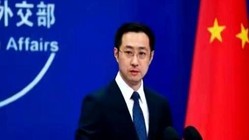 手里没粮心里慌的滋味。

200万吨大豆烂港！

巴西赌中国离不开它，却忘了中国