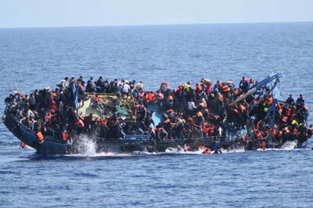 3.6万人冒死横渡英吉利海峡！

2025年偷渡人数爆表，小船挤成沙丁鱼罐头，背