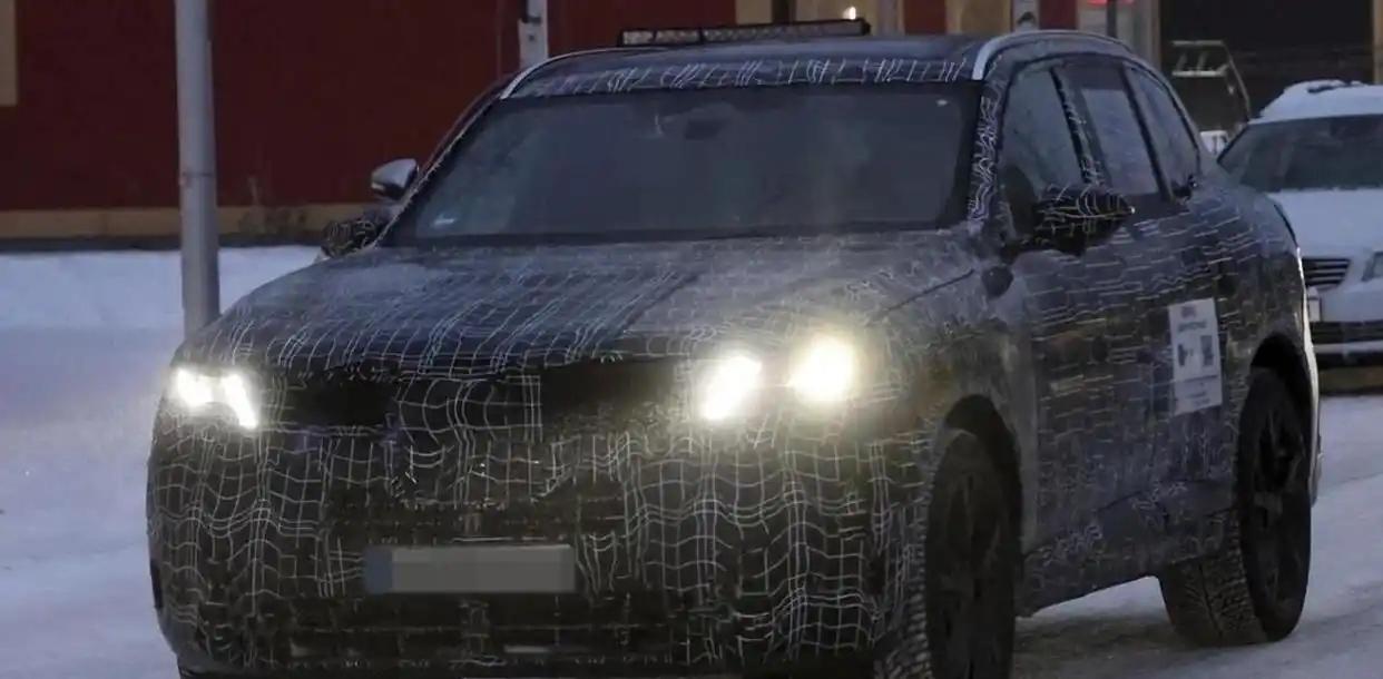 最近汽车圈被一组新鲜谍照刷了屏，不是什么新势力新车，而是熟得不能再熟的宝马X5。