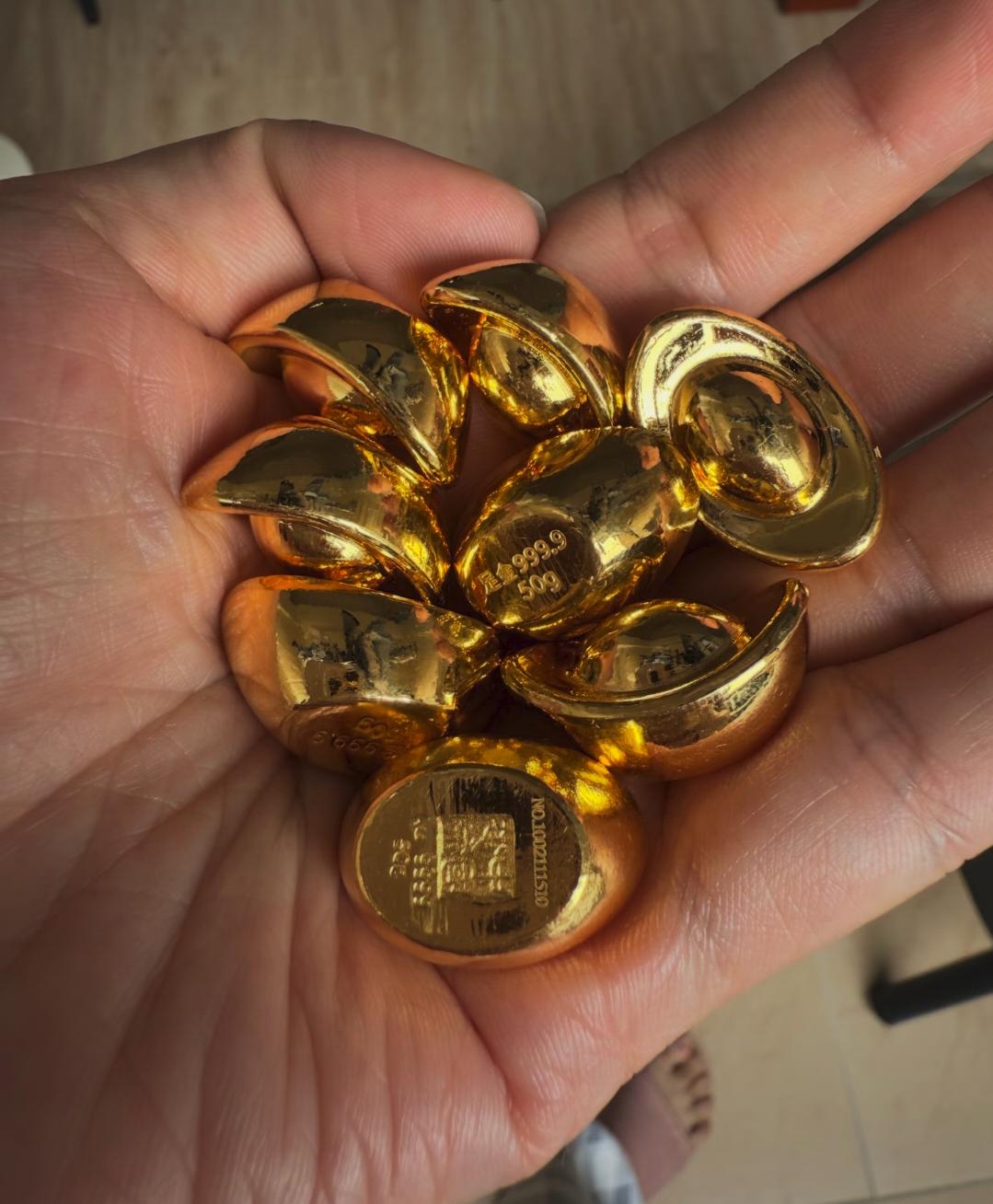 炒金真的太磨人了！
 熬到心态崩溃，
今天终于忍痛割肉离场！
再耗下去，人都要被