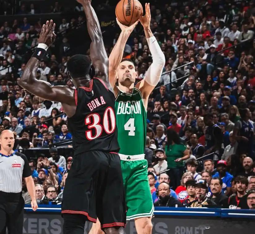 绿衫军重夺主场优势！，凯尔特人客场108-100险胜76人，大比分2-1领先。塔